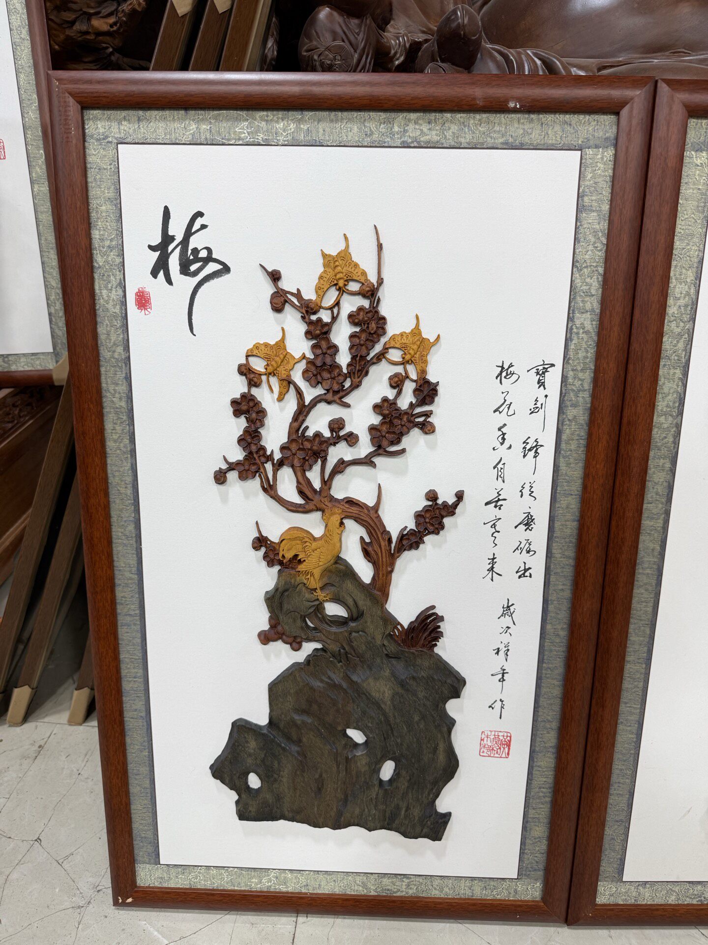 如何选择一款符合现代家居的楠木纯天然木雕装饰挂画?