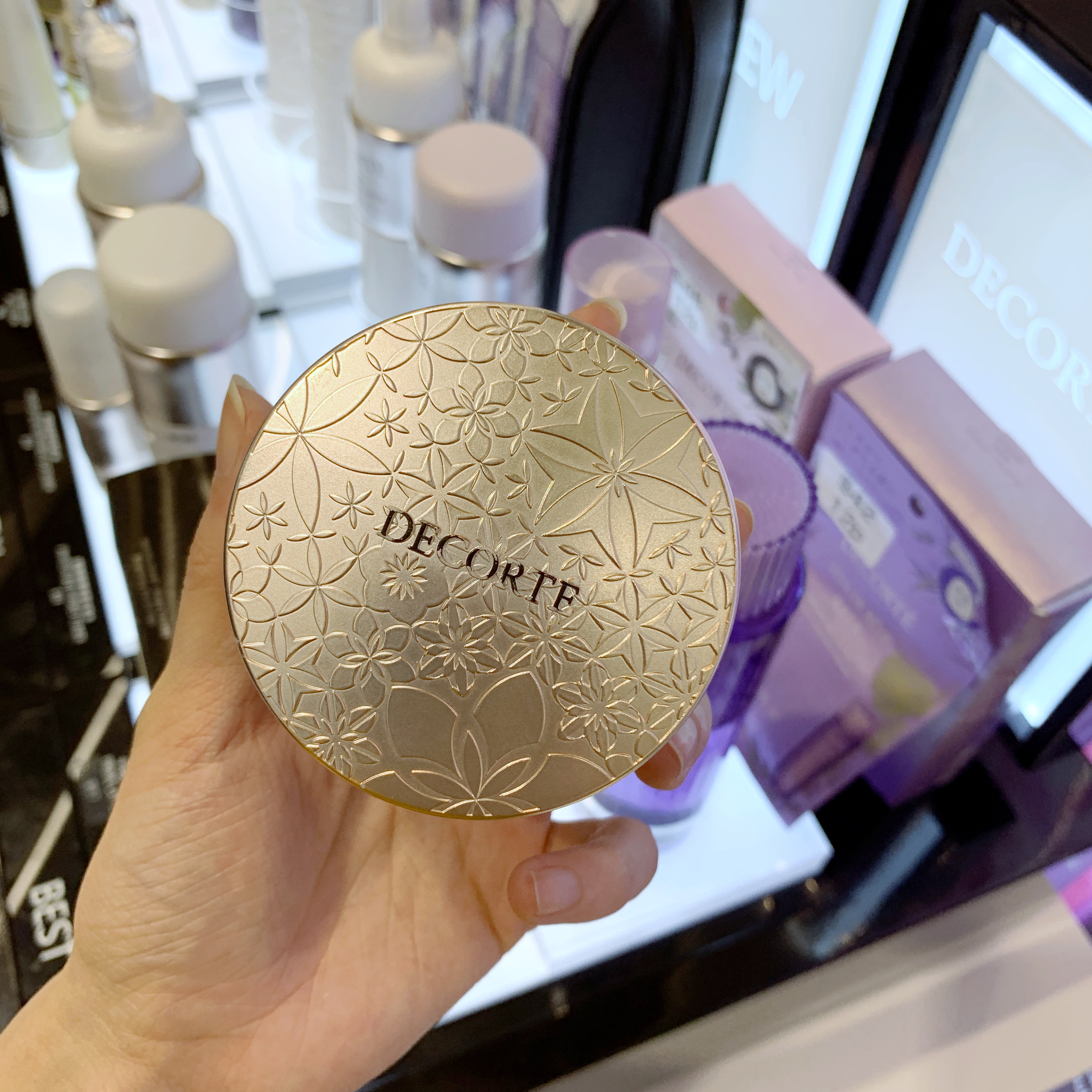 Spot new version of Decorte dei Coe AQMW white sandalwood White Sandalwood Powder 00 11 Invisible pores