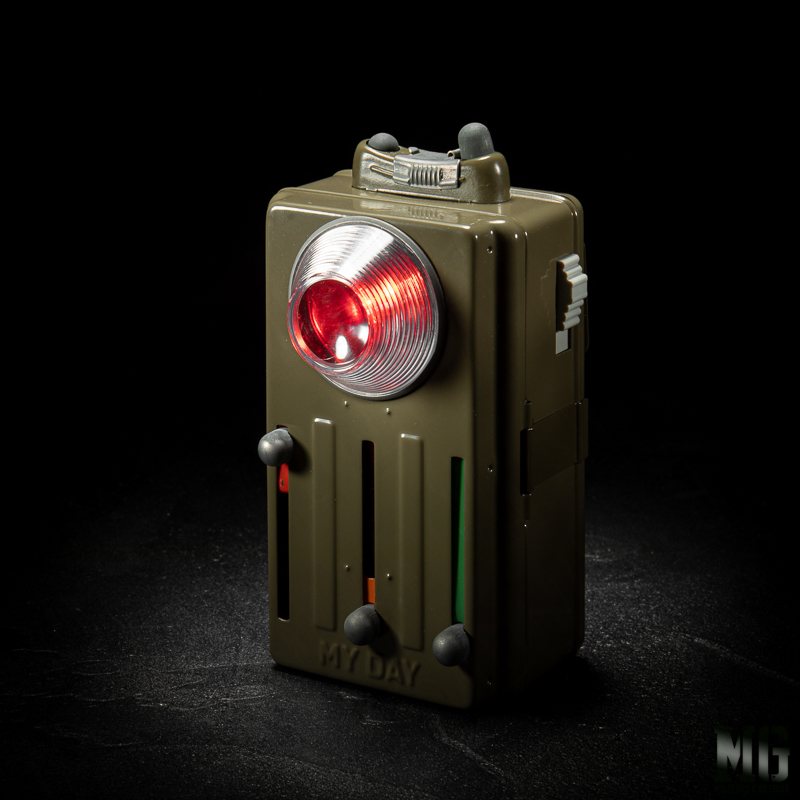 Czech Army original tricolor signal light instruction light Emergency signal flash outdoor camping portable