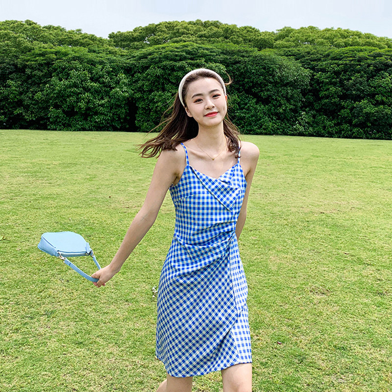Blue plaid suspender dress female 2022 new summer waist is thin and gentle wind careful machine pleated fairy skirt