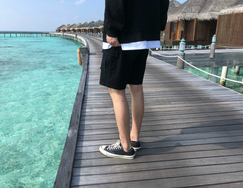 Ông Fang inch 18 mùa xuân chàng trai mới Hàn Quốc phiên bản của áo len lỏng giả hai mảnh của bat tay áo áo len lông màu đen hoodie trơn