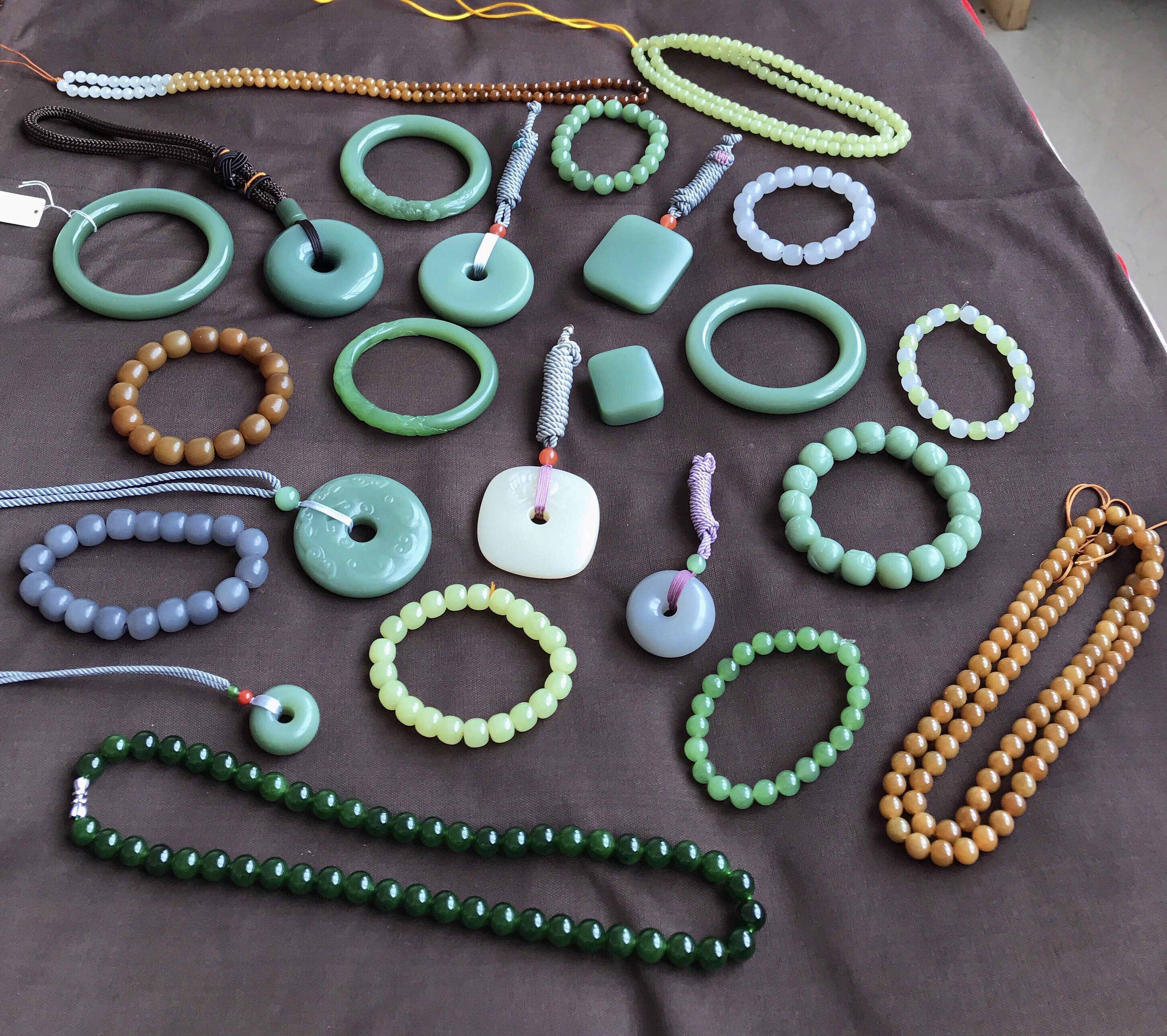 (Live special shot hyperlink) Natural Hetian jade Jasper spinach green duck egg green pink green white jade pendant