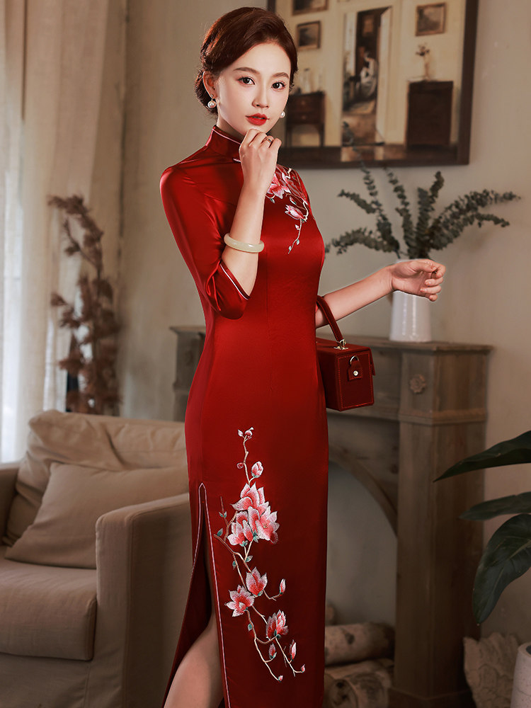 Long-sleeved cheongsam mother-in-law wedding 20221 new style young temperament high-end spring and autumn wedding dress