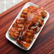 Mother's Day Crispy King Fresh Duck Half Cantonese roast meat Sour Plum Sauce Guangdong Guangzhou Roast Duck Cooked Products