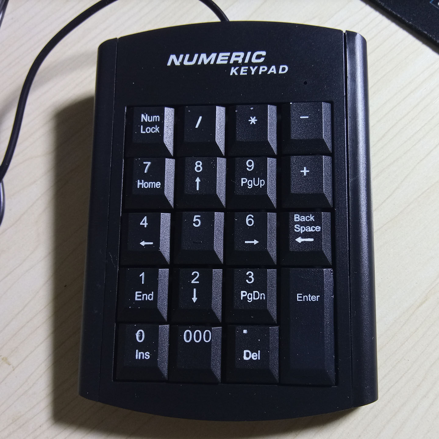 侬姐品牌19键财务办公数字小键盘黑薄膜静音防水矮轴键盘USB接口通用