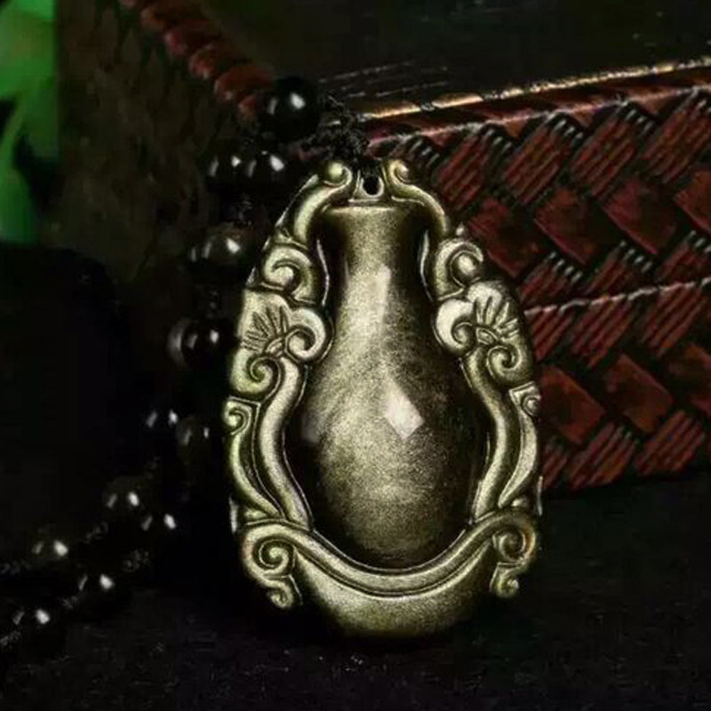 The natural gold obsidian Ruyi bottle pendant means Ruyi is safe and can be used as a sweater chain to keep safe