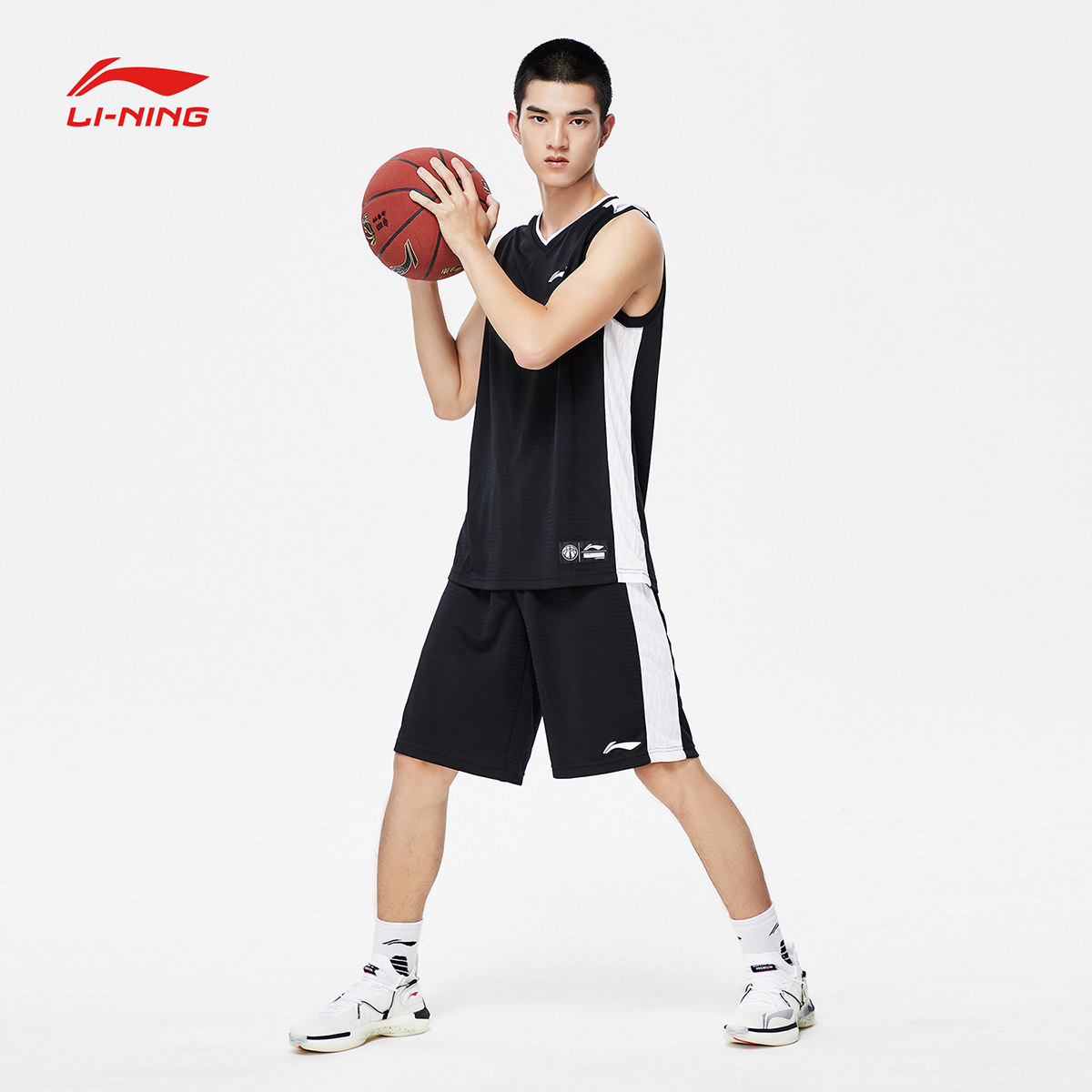 Li Ning basketball set men's spring and summer loose American shorts sleeveless sweat-absorbing V-neck plus-size game suit sports vest