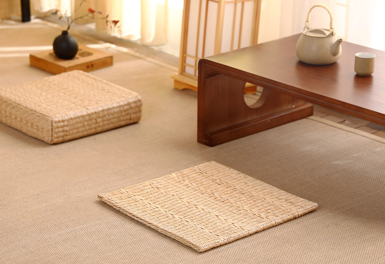 玉米皮垫子：传统与现代家居结合的多功能坐垫解析