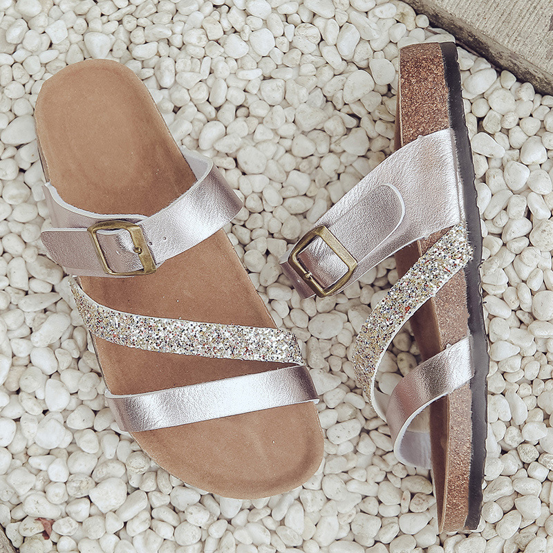 2026 New Wear-Resistant Soft-Soled Women's Summer Pu Rhinestone Sequin Flat-Soled Hot-Selling Soft Slippers Beach Shoes