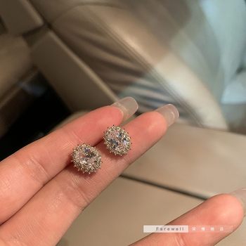 Pigeon Egg Gentle Temperament Earrings Niche Design Earrings for Women 925 Silver High-End Jewelry Temperament Zircon