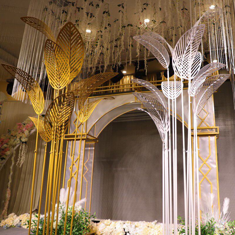 Wedding Celebration Props Iron Art Road Leading Plantain Leaf Tree Wedding Stage Background Decorative window Show Window Scene Arrangement