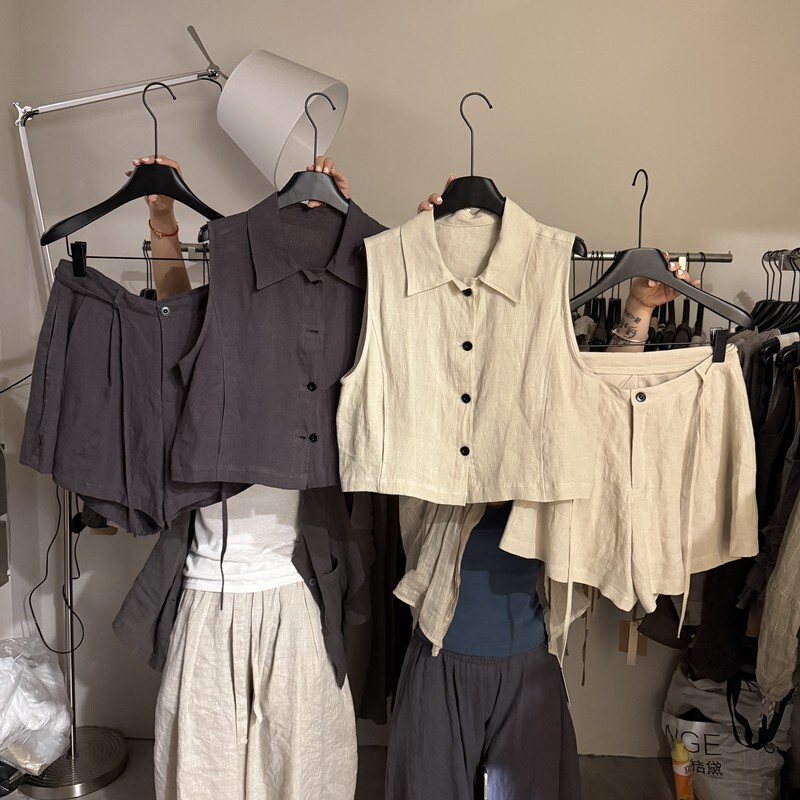 Korean Polo Lapel Sleeveless Vest + High-Waisted Wide-Leg Shorts Set for Women, Summer Linen High-End Two-Piece Set Korean Polo Lapel Sleeveless Vest + High-Waisted Wide-Leg Shorts Set for Women, Summer Linen High-End Two-Piece Set
