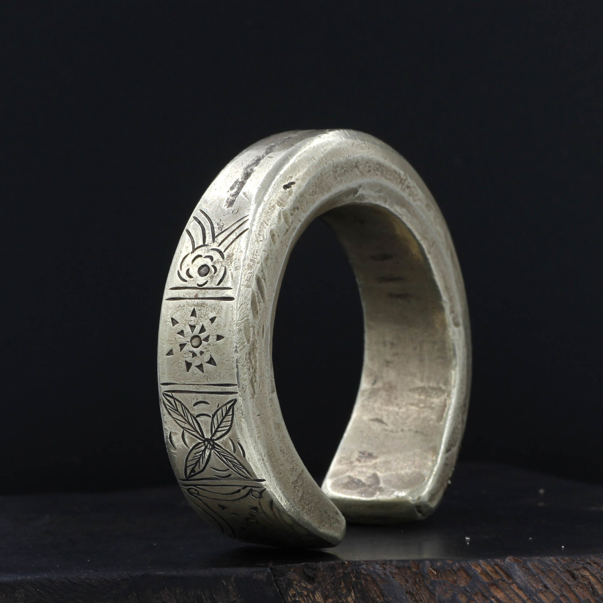 Guru Yogi bracelet hand chiseled old silver Tibetan silver craftsmanship see picture weight 211 5 grams