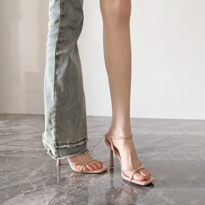 Italian Sanli~ Celebrity Square-Toe Open-Toe High-Heeled Shoes for Women, Stiletto Heels, Elegant and Versatile, One-Strap Sandals Italian Sanli~ Celebrity Square-Toe Open-Toe High-Heeled Shoes for Women, Stiletto Heels, Elegant and Versatile, One-Strap Sandals