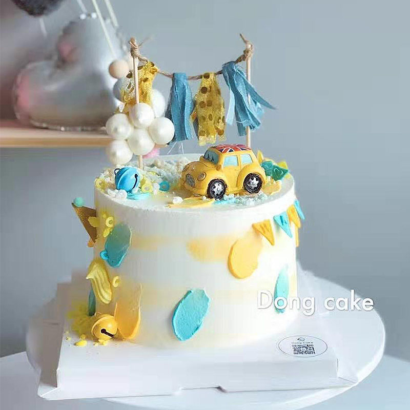 Baking cake decoration flag decoration Bright yellow mini Q version car decoration Denim flag dessert table
