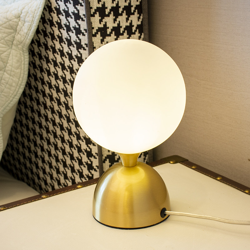 Nordic modern simple girl ins living room bedroom bedside study desk children's room touch all copper desk lamp