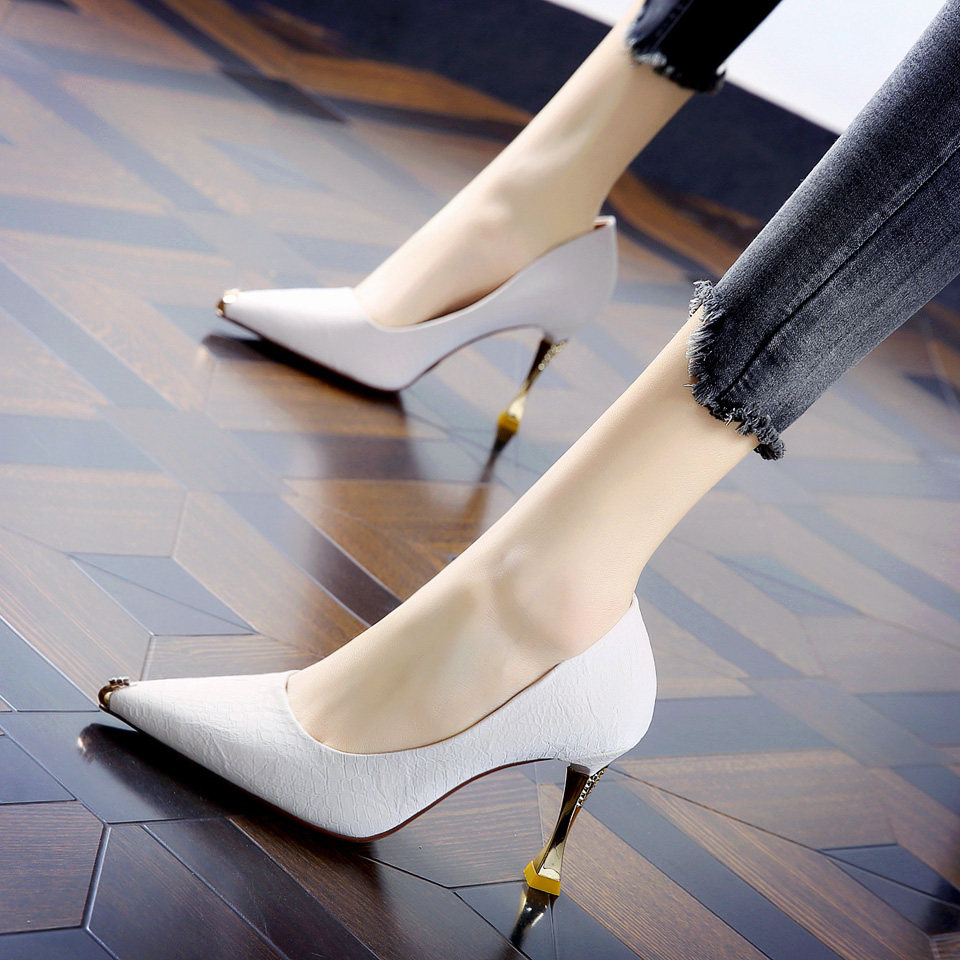 Fairy style metal pointed toe fashion crack high heels 2022 spring new stiletto dress single shoes women's four seasons shoes
