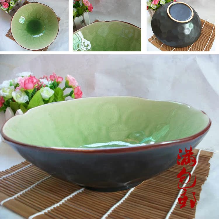 Ice Cracking Glazed Soup Bowl Cutlery Salad Bowl with a large bowl