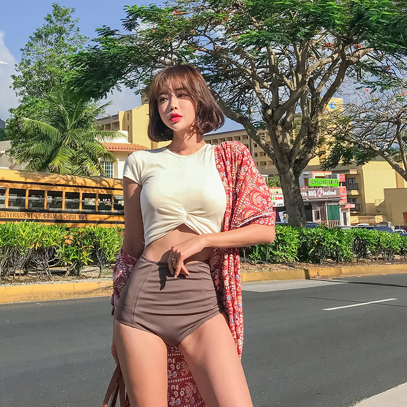 Korean conservative student swimsuit two pieces of thin waist swimsuit small chest steel cushion sexy bikini woman