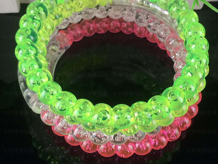 Luminous Bangle Acrylic Bangle Flash Colorful Bracelet Toy Wholesale display picture 3