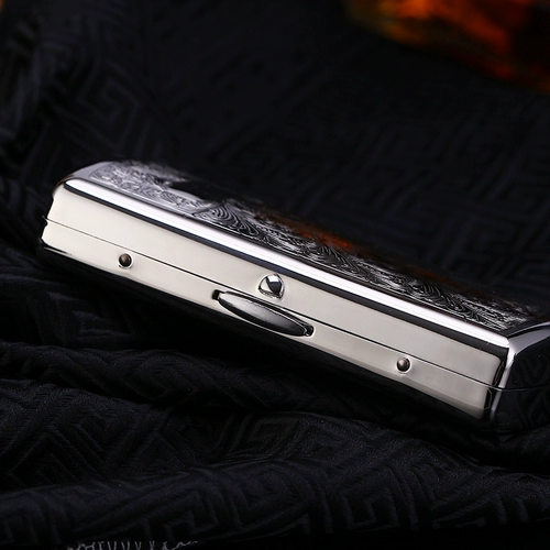 Маленький портативный металлический ультратонкий креативный портсигар подходит для мужчин и женщин, делается под заказ