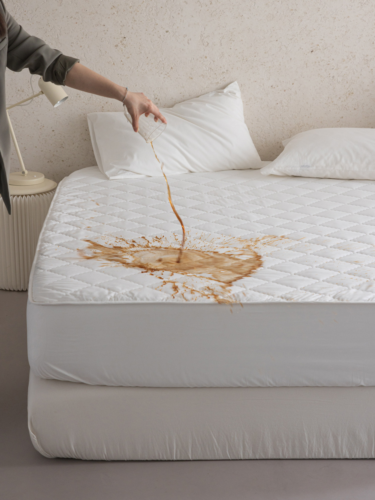 Простая натяжная простыня с хлопковым наполнителем водонепроницаемая защитная накидка с полным покрытием пылезащитный нескользящий мягкий чехол для двуспальной кровати