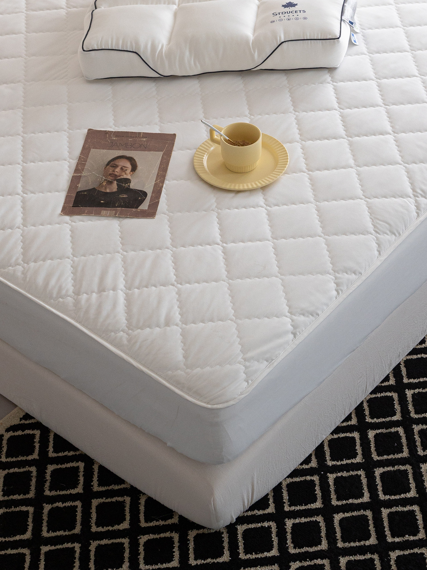 Простая натяжная простыня с хлопковым наполнителем водонепроницаемая защитная накидка с полным покрытием пылезащитный нескользящий мягкий чехол для двуспальной кровати