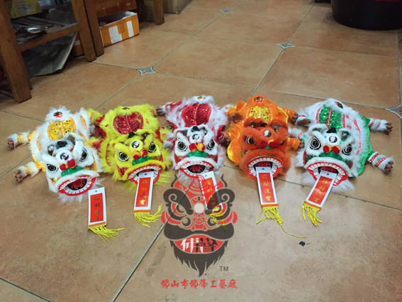Super value and popular lion awakening ornaments, auspicious lion head ornaments, Chinese style gifts, Foshan miniature lion awakening drum ornaments