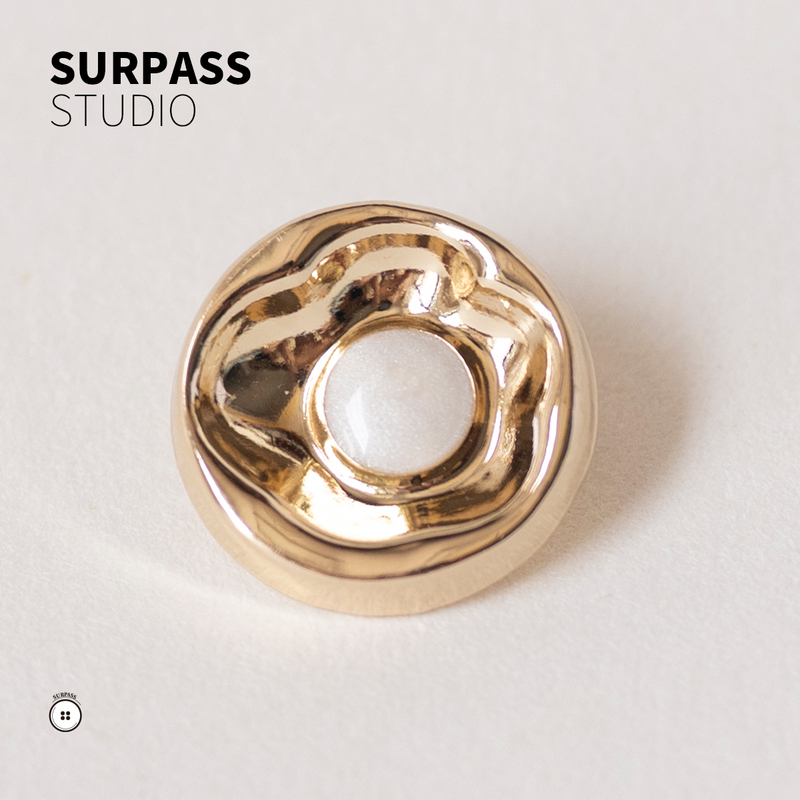 Gilded Egg-Shaped Light Luxury Water Ripple Gold Metal Buttons for New Chinese-Style Coats, Suits, and Cardigans Decorative Buttons Gilded Egg-Shaped Light Luxury Water Ripple Gold Metal Buttons for New Chinese-Style Coats, Suits, and Cardigans Decorative Buttons