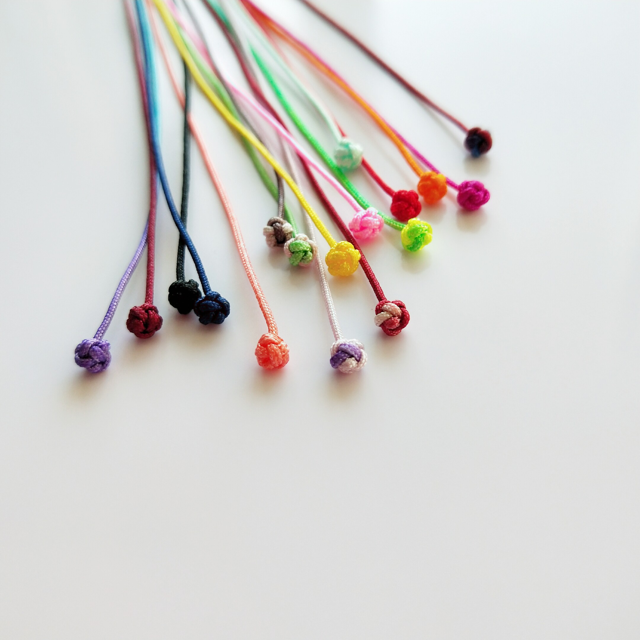 0 8mm small ball ear wires, full 3 pairs of crazy divas with the same style of hand-woven rope to clean and raise ear holes