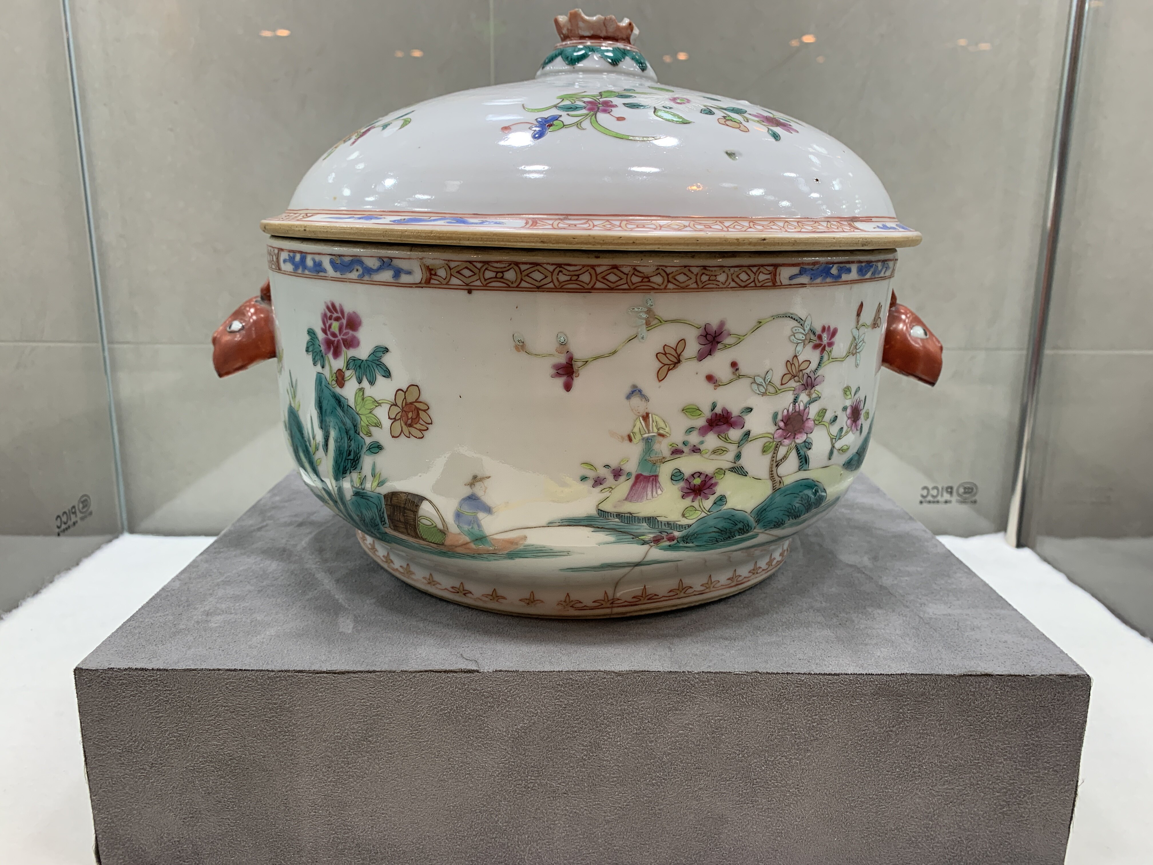 乾隆品锅老瓷器粉彩品相如图特惠
