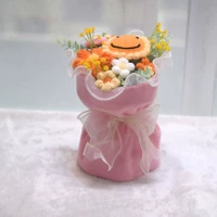 Маленький, розовый, в стиле Шанель