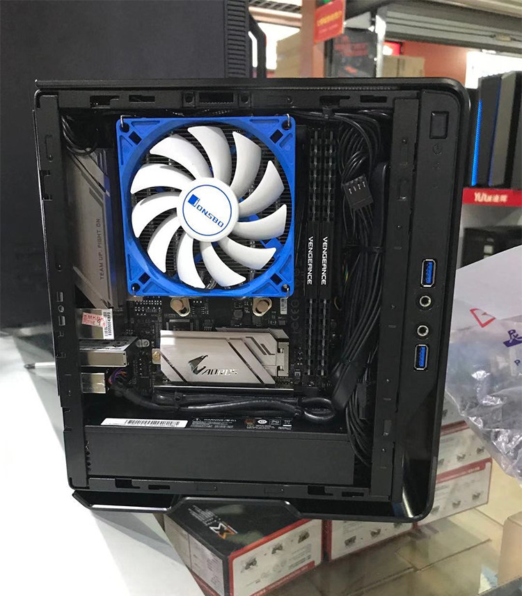 The sharp dragon 3400G small host turns out that htpc can also be such a small and beautiful scenic route