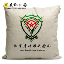 Military school graduation souvenir custom Army Special Operations College school badge around students are cushioned
