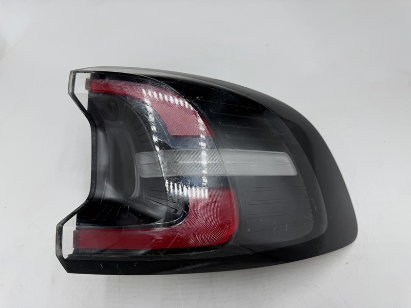 Suitable for Changan Qiyuan Q07 Original Factory Dismantled Car Rear Light, Right Side Rear Outer Led Tail Light, Turn Signal Light, Reversing Light, Brake Light Suitable for Changan Qiyuan Q07 Original Factory Dismantled Car Rear Light, Right Side Rear Outer Led Tail Light, Turn Signal Light, Reversing Light, Brake Light