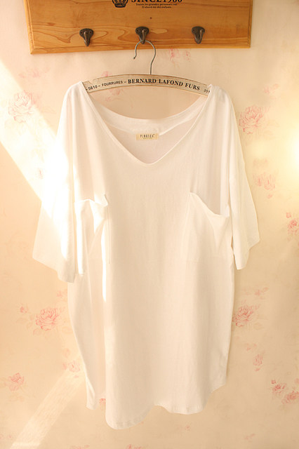 Japanese lazy! Spring and summer new short-sleeved home service women's T-shirt V-neck sexy cotton pajamas loose nightdress white