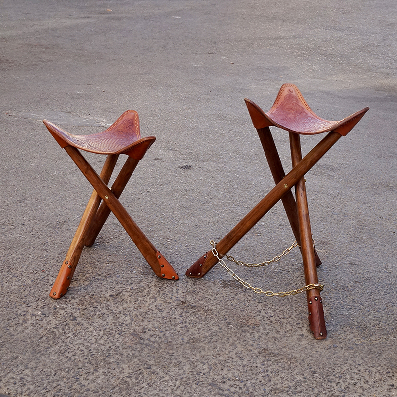 Outdoor Portable Triangle Bull Leather Folding Stool Chair Fishing Pimaza Handmade Retro Solid Wood Fine Arts Writing