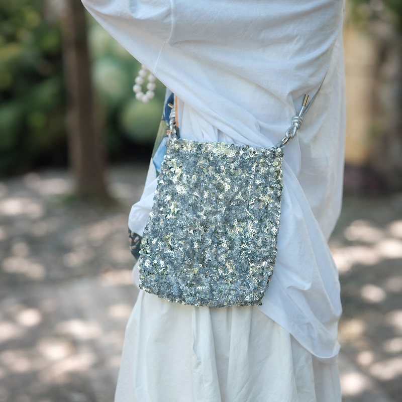 2026 Summer Heavy-Duty Silver Sequin Single-Shoulder Adjustable Strap Phone Bag Large Capacity Niche Mini Crossbody Bag