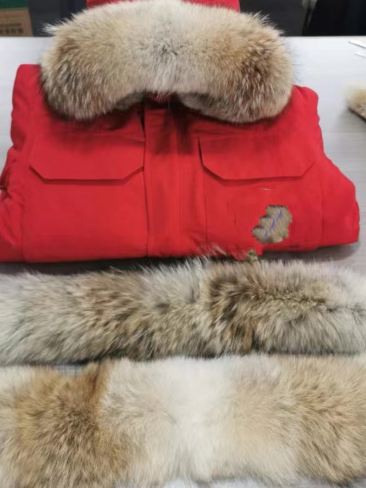 订制大鹅郊狼毛领单卖加拿大羽绒服真毛领定做08远征狼毛领