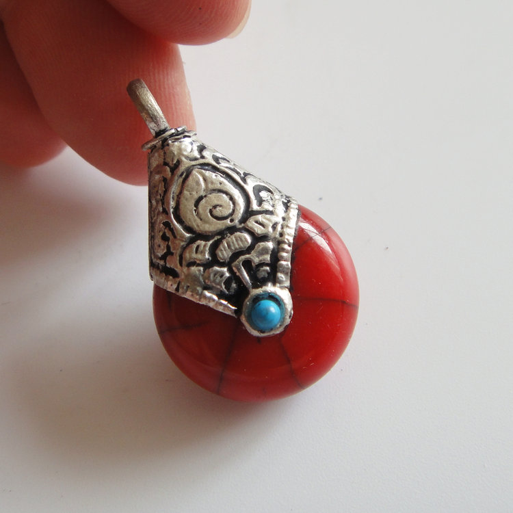 Tibetan Chuo Seven Treasure Nepal handmade Tibetan silver pendant handmade diy pendant with Tibetan ethnic wind Buddha pearl accessories