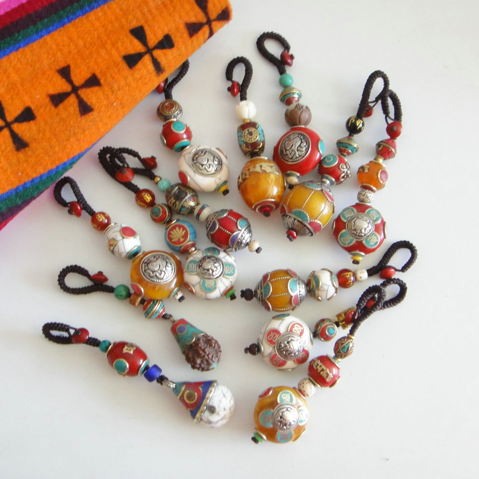 Tibetan Qibao car key pendant for men and women Bodhizi handmade keychain ring creative pendant bag hanging