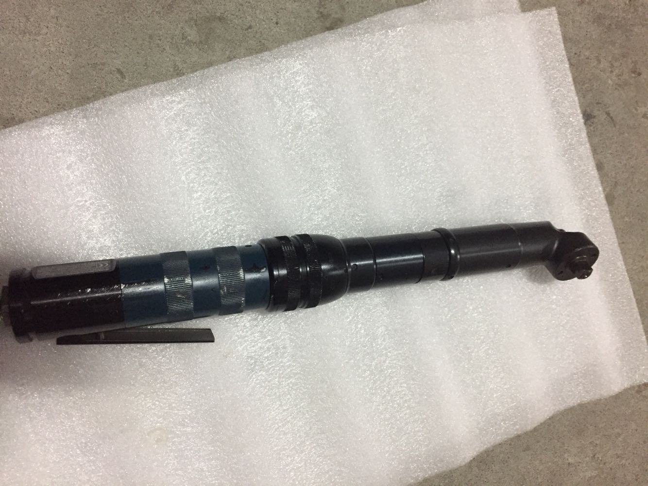 Bosch elbow wrench sample machine No use over surface to be scratched