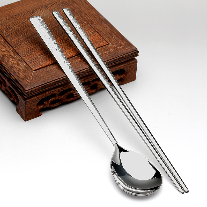 Silver tableware 999 sterling silver chopsticks silver spoon tableware set Korean flat household edible snowflake silver chopsticks silver spoon