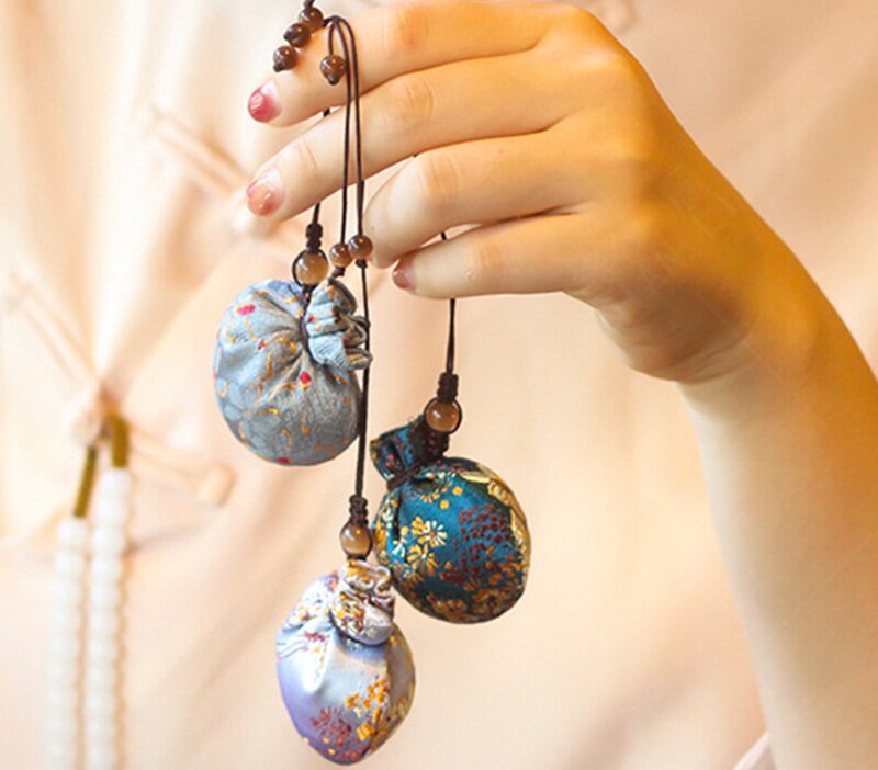 Small round fragrance bag brocade bag open hanging piece with fragrance bag can be fitted with spice bag