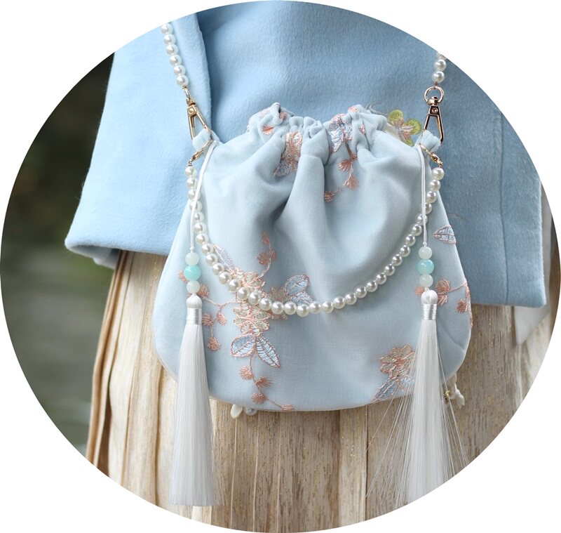 Fresh and versatile lace bag ancient style bag women's Messenger Chinese New Year Hanfu bag handbag Chinese style bag mobile phone bag purse