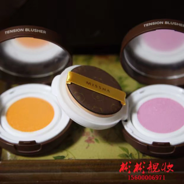 Phấn má hồng missha secret cushion màu nâu gấu limited cushion blush lâu dài dưỡng ẩm làm sáng màu da - Blush / Cochineal