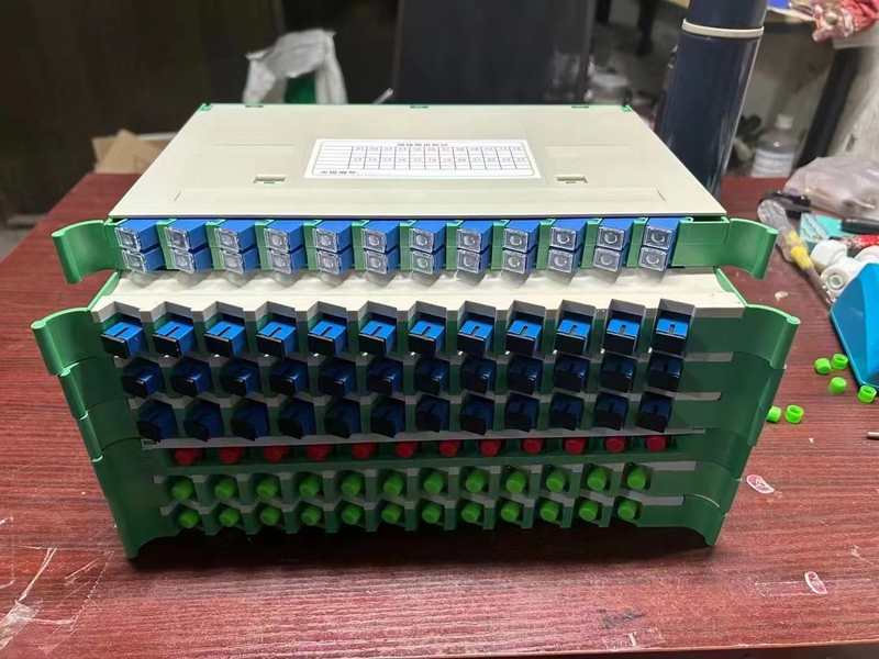 12-Core Fiber Optic Splice Tray Round Head Tray Fc/Upc Fiber Optic Tray Fiber Optic Terminal Box Fiber Optic Distribution Frame Optical Cable
