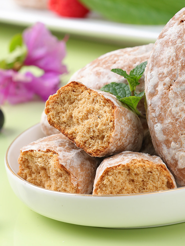 Russia imported banana flavor bald cookies after 80 old nostalgic snack grain bread Net red snack food