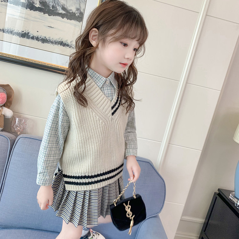 Girl vest 2023 Yang Yang Knitting Sweater V College Wind Children's Town Spring and Autumn