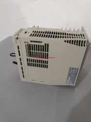 SGDH-10DE-OY / SGDH-10DE 브랜드 새로운 오리지널 YASKAWA 서보 드라이브 공급 특별 제안
